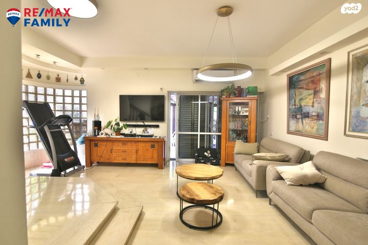 דו משפחתי, אושה 19, מוצקין הותיקה, קרית מוצקין