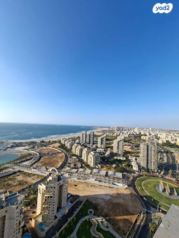 גג/ פנטהאוז, ג'ו עמר, הקריה מע"ר, אשדוד