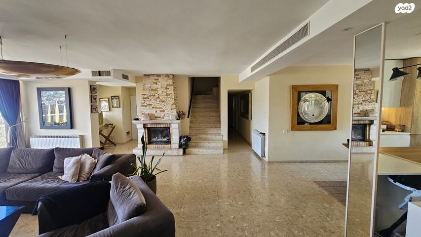 גג/ פנטהאוז, רפאל דה לה פרגולה, גילה, ירושלים