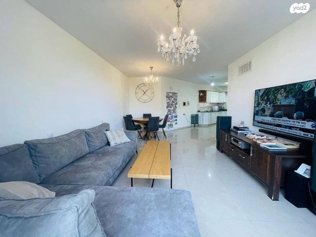 דירה, משעול ענבר, בן גוריון, חולון