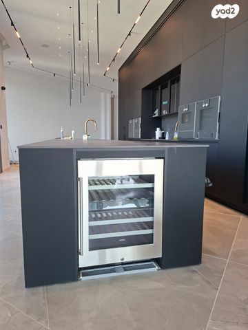 גג/ פנטהאוז, ג'ו עמר, הקריה מע"ר, אשדוד