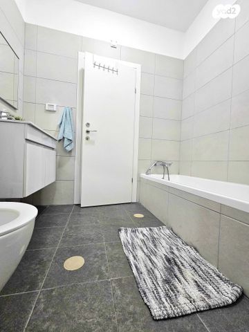 דירה, יהושוע אזולאי, נווה שרון / שער העיר, נתיבות