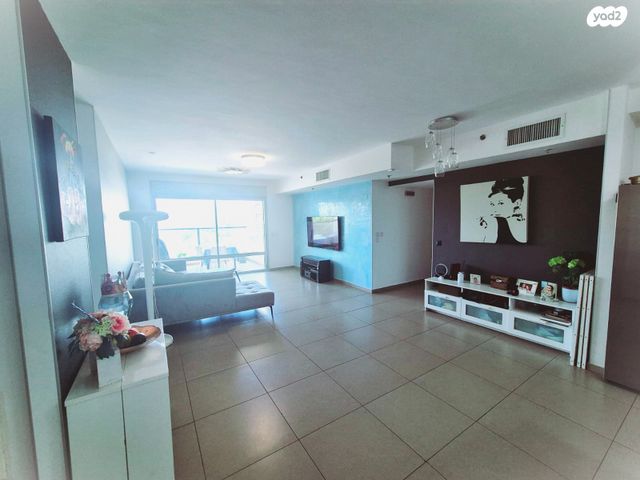 דירה, אלונים, קרית השרון, נתניה