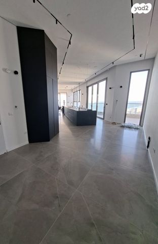 גג/ פנטהאוז, ג'ו עמר, הקריה מע"ר, אשדוד