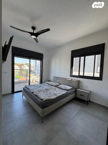 גג/ פנטהאוז, שדה בוקר 12, ארלוזורוב, גבעתיים