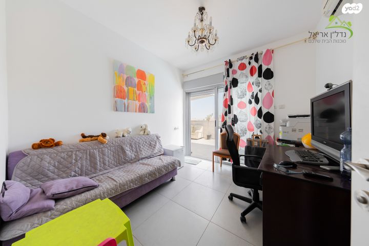 גג/ פנטהאוז, הערבה 53, רובע ב', אריאל