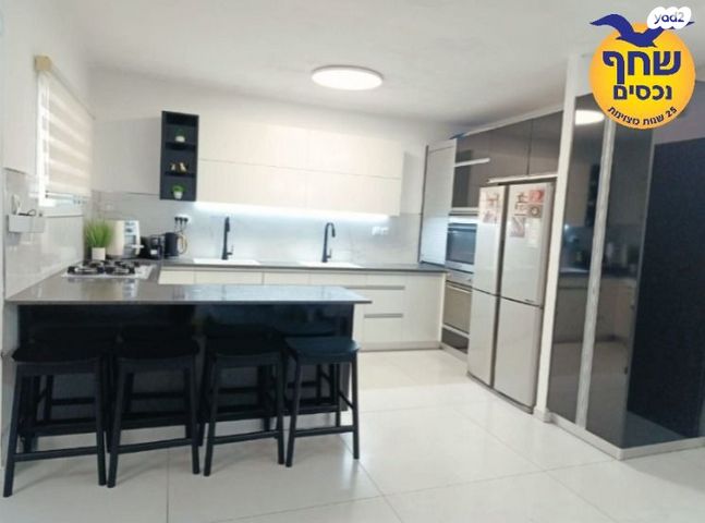 דירה, רחבת הזמיר, אלעד, אלעד