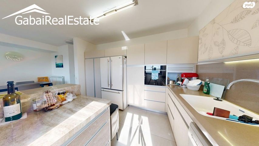 דירה, גרשון אבנר, ארמון הנציב, תלפיות מזרח, ירושלים