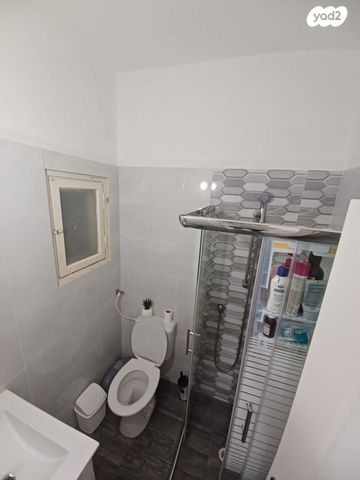 דירת גן, חנה סנש, גבעה א', שביט, קרית אתא