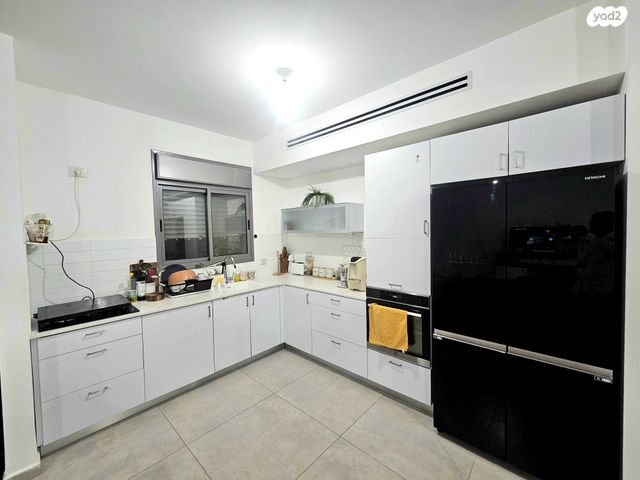 דירה, יהושוע אזולאי, נווה שרון / שער העיר, נתיבות