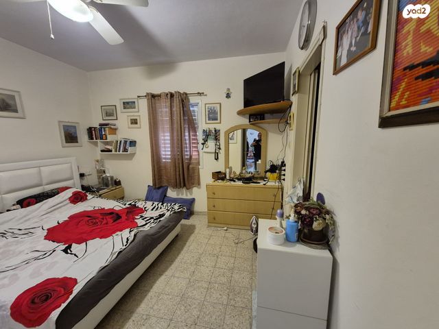 דירה, יגאל ידין, גבעתי, רחובות