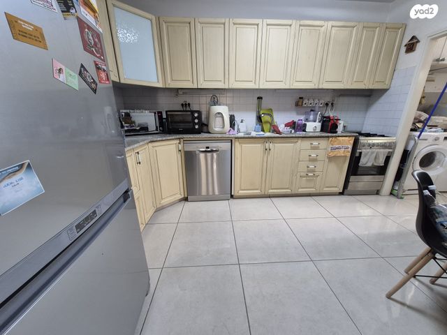 דירה, יגאל ידין, גבעתי, רחובות