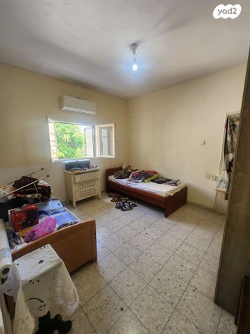 אברהם שפירא 