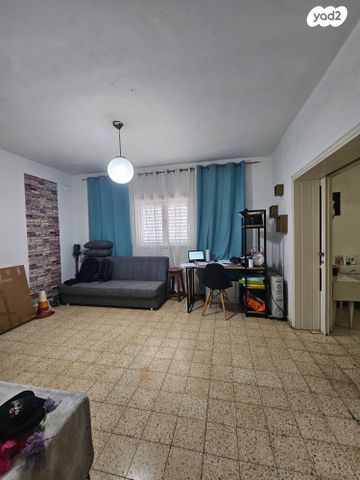 דו משפחתי, אפרים, רחובות