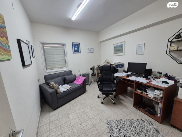 דירה, יגאל ידין, גבעתי, רחובות