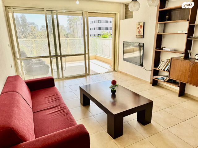 דירה, רעננה