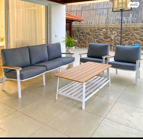 דו משפחתי, טבריה