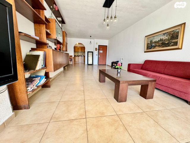 דירה, רעננה