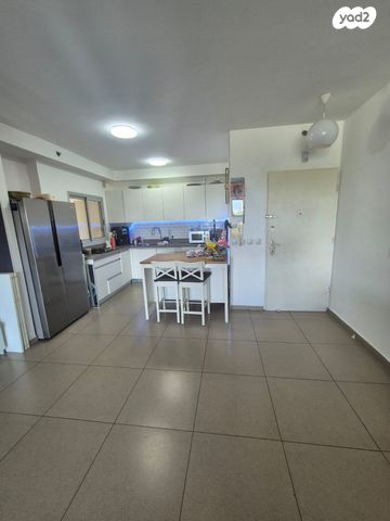 דירה, אלונים, קרית השרון, נתניה