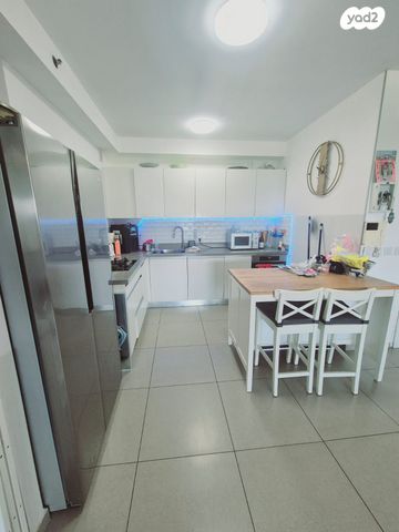 דירה, אלונים, קרית השרון, נתניה