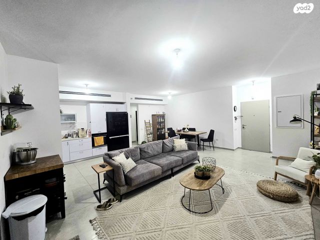 דירה, יהושוע אזולאי, נווה שרון / שער העיר, נתיבות