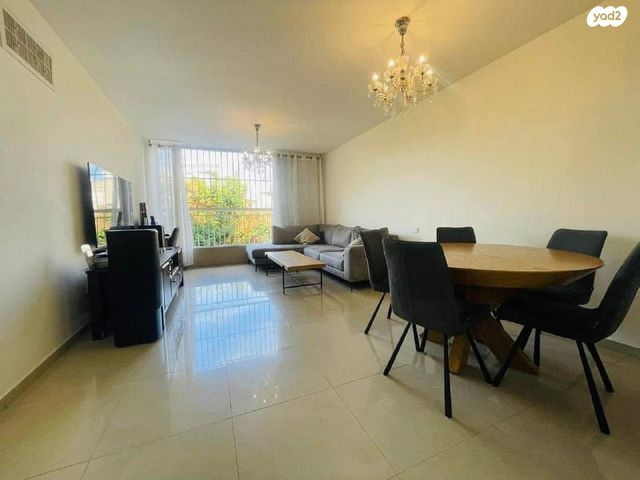 דירה, משעול ענבר, בן גוריון, חולון