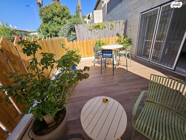 דו משפחתי, נטפים, צור הדסה