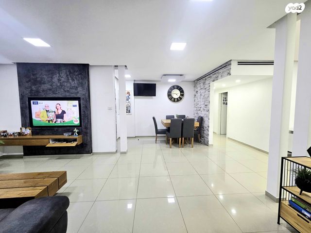 דירה, נתיבות מערב, נתיבות