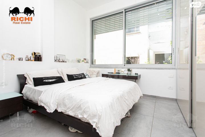 דירת גן, בנימין ד'ישראלי, אחוזה, חיפה