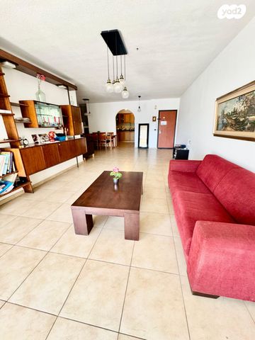 דירה, רעננה