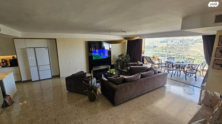 גג/ פנטהאוז, רפאל דה לה פרגולה, גילה, ירושלים