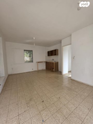 דו משפחתי, הזית, לוטם, לוטם