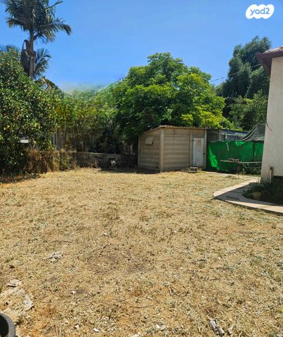 דו משפחתי, אפרים, רחובות