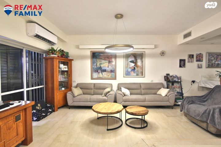 דו משפחתי, אושה 19, מוצקין הותיקה, קרית מוצקין