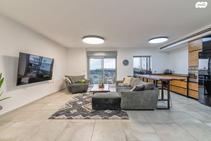 דירה, שדרות ציונה צרפת, גדרה מזרח, גדרה