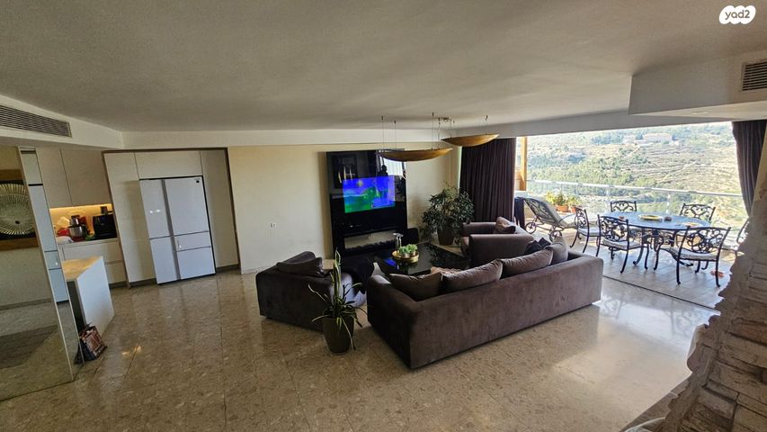 גג/ פנטהאוז, רפאל דה לה פרגולה, גילה, ירושלים