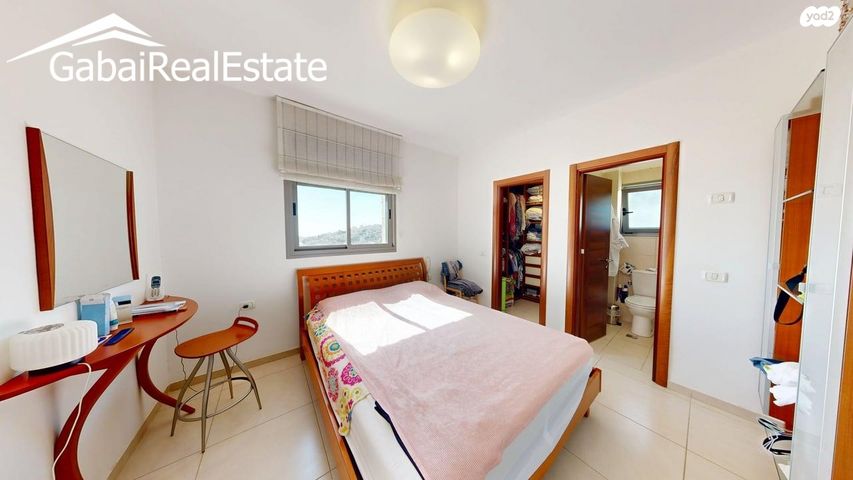 דירה, גרשון אבנר, ארמון הנציב, תלפיות מזרח, ירושלים