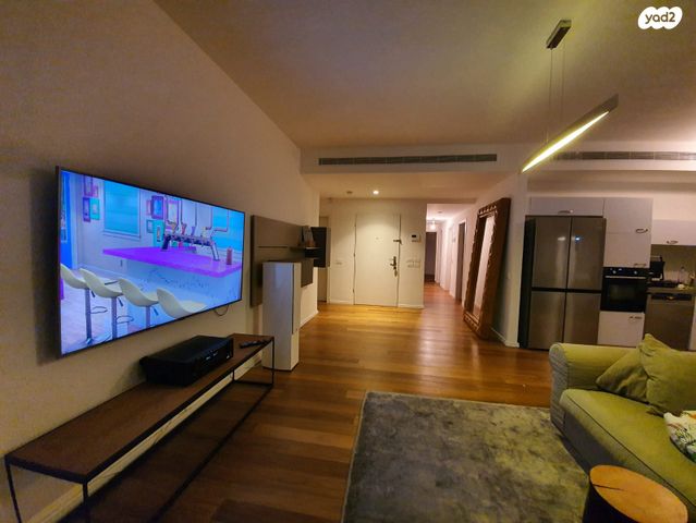 דירה, שלום רוזנפלד, הרצליה