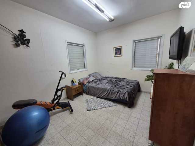 דירה, יגאל ידין, גבעתי, רחובות