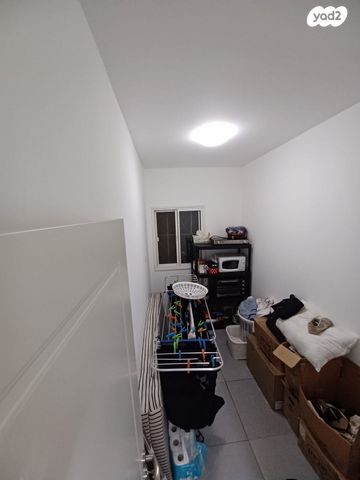 דירת גן, חנה סנש, גבעה א', שביט, קרית אתא