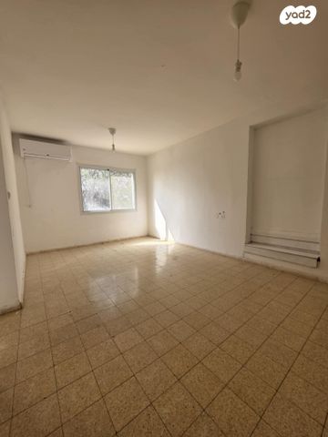 דו משפחתי, הזית, לוטם, לוטם