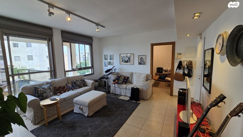 דירה, יבנה 48, קרית יערים, רמת השרון