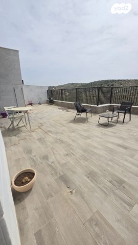 גג/ פנטהאוז, בית אריה / עופרים