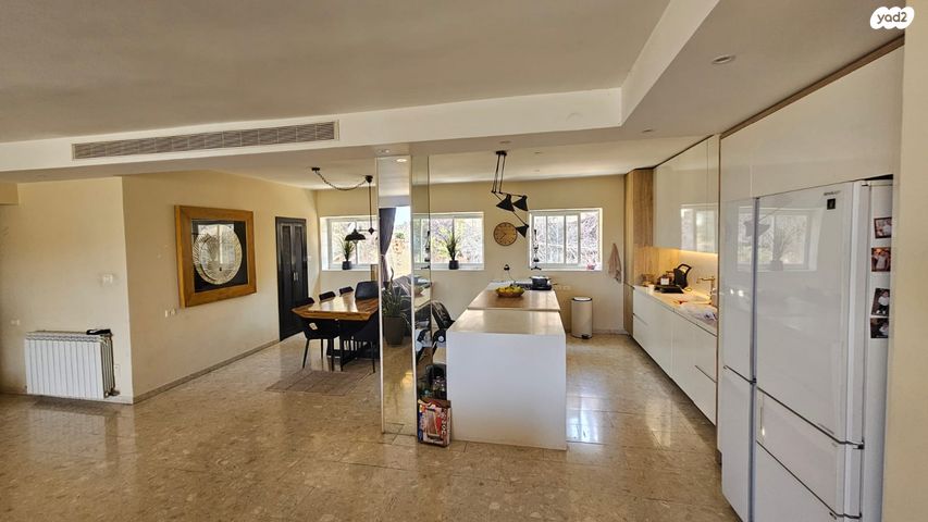 גג/ פנטהאוז, רפאל דה לה פרגולה, גילה, ירושלים