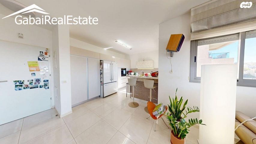 דירה, גרשון אבנר, ארמון הנציב, תלפיות מזרח, ירושלים