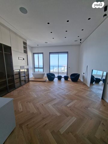 גג/ פנטהאוז, ג'ו עמר, הקריה מע"ר, אשדוד