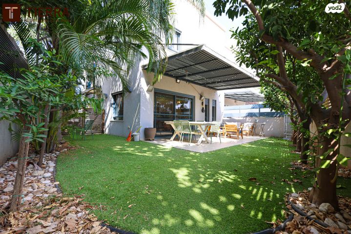 דו משפחתי, רמת אמיר, קדימה צורן