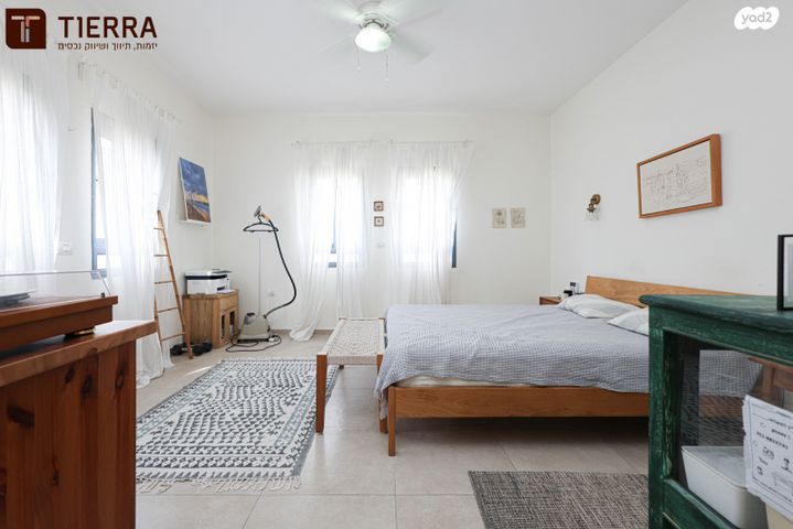 דו משפחתי, רמת אמיר, קדימה צורן