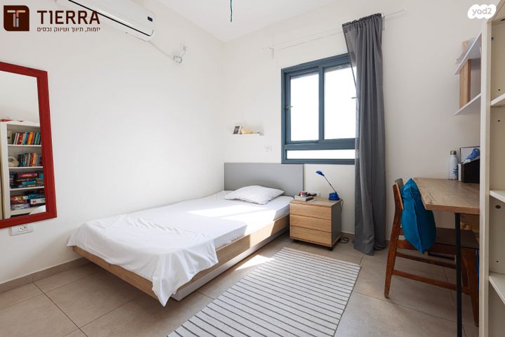 דו משפחתי, רמת אמיר, קדימה צורן