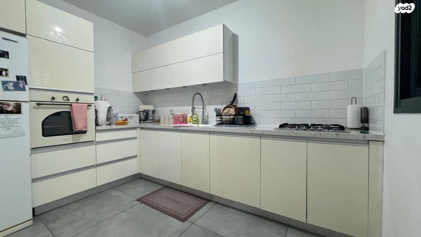 דירה, יצחק שמיר, עפולה